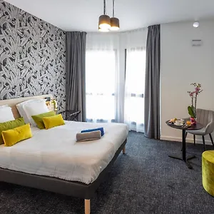 4* Aparthotel Nemea Arenas Aeroport